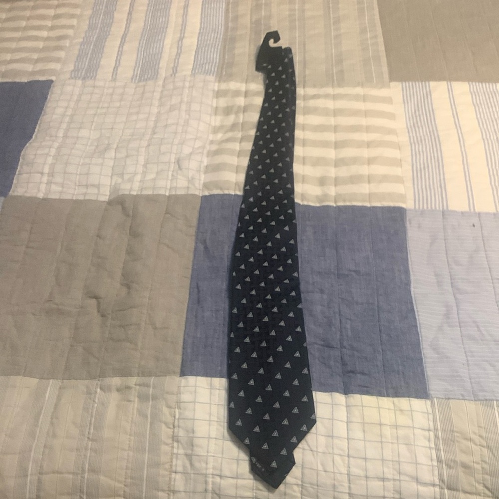 GIORGIO ARMANI NAVY BLUE TIE: EXCELLENT CONDITION